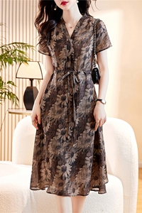 热卖！吾爱衣2313款印花连衣裙女复古时尚中长款妈妈裙子图片
