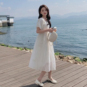 白色小众设计感蕾丝连衣裙女2023夏季新款法式温柔风高级感提花裙图片