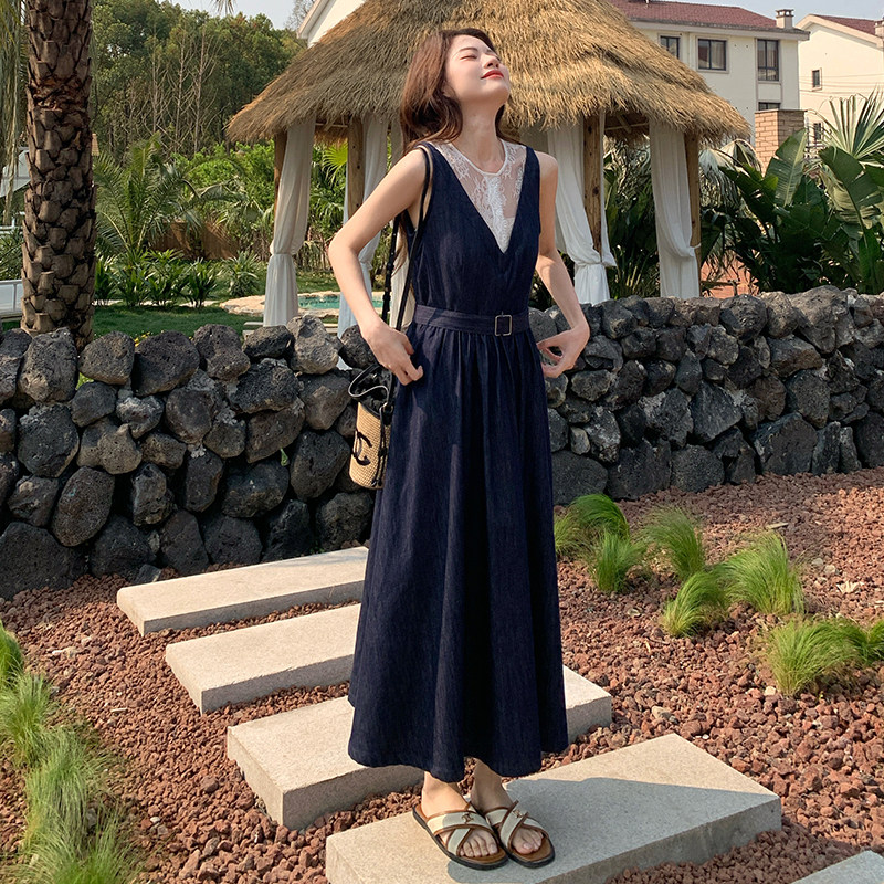 深蓝色牛仔背心连衣裙女2025夏季新款复古气质高级感蕾丝拼接长裙,女装连衣裙,2C030