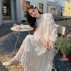 韩系氛围感穿搭超好看娃娃领白色连衣裙女春秋甜美森系宽松长裙仙图片