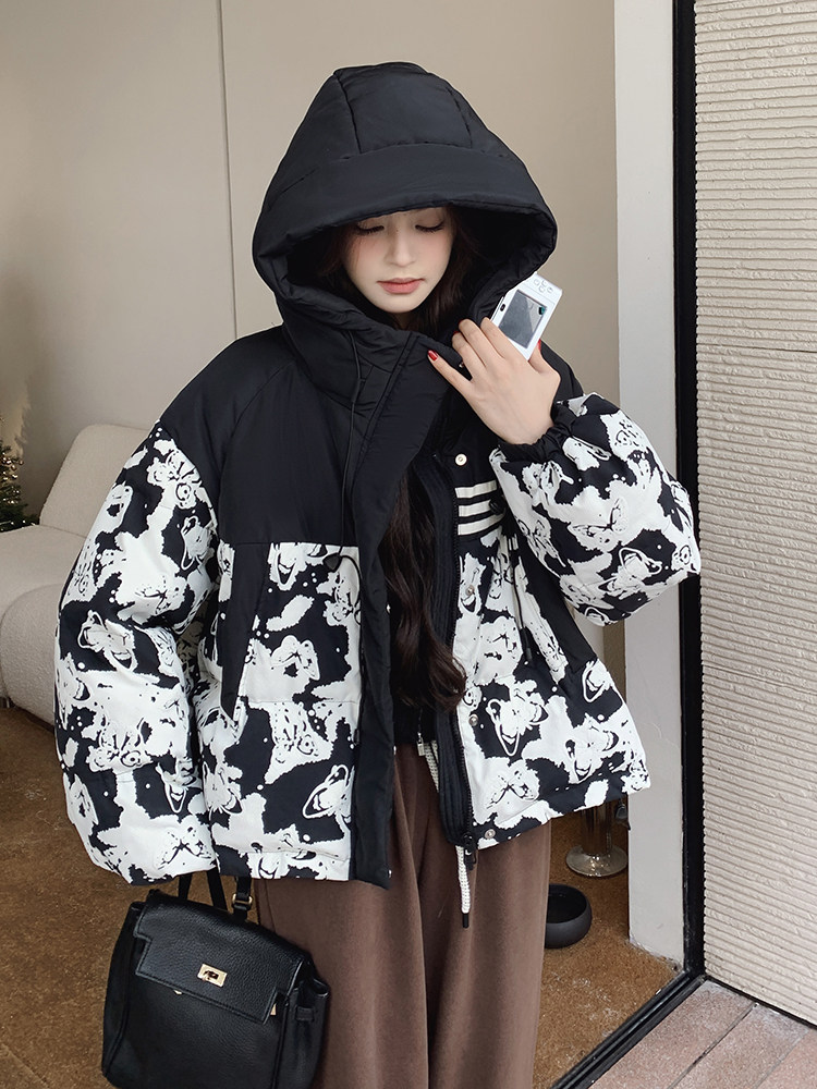 现货黑白撞色时尚印花短款羽绒服外套2C112-Y536-P245-K368,女装羽绒服,2C112