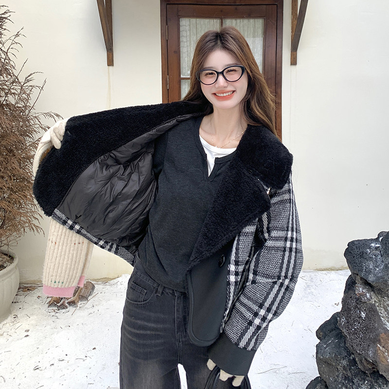 现货黑色格纹拼皮毛一体小香风羽绒服外套5823-P235-K358,女装羽绒服,2C159