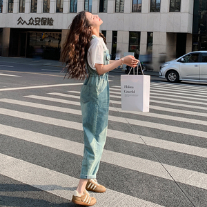 韩版学院风复古牛仔背带裤女2025夏季新款高腰显瘦减龄直筒连体裤图片