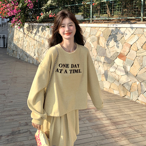 黄色休闲卫衣套装裙女2025春季新款学院风减龄小个子百褶裙两件套图片