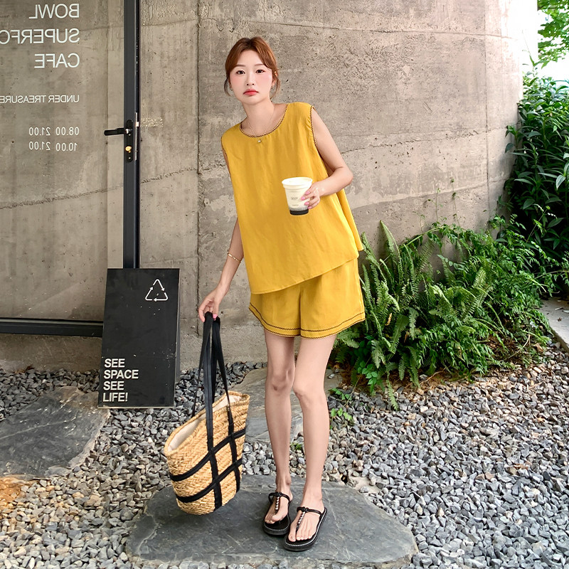 黄色简约随性套装女2025夏新款今年流行小个子休闲背心短裤两件套,女装套装/套裙,2C277