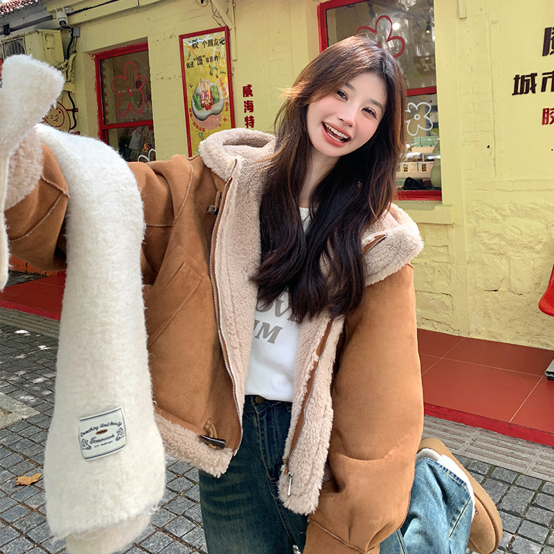 现货！冬装牛角扣皮毛一体连帽外套2C056-6853-P185控278,女装毛呢外套,2C056