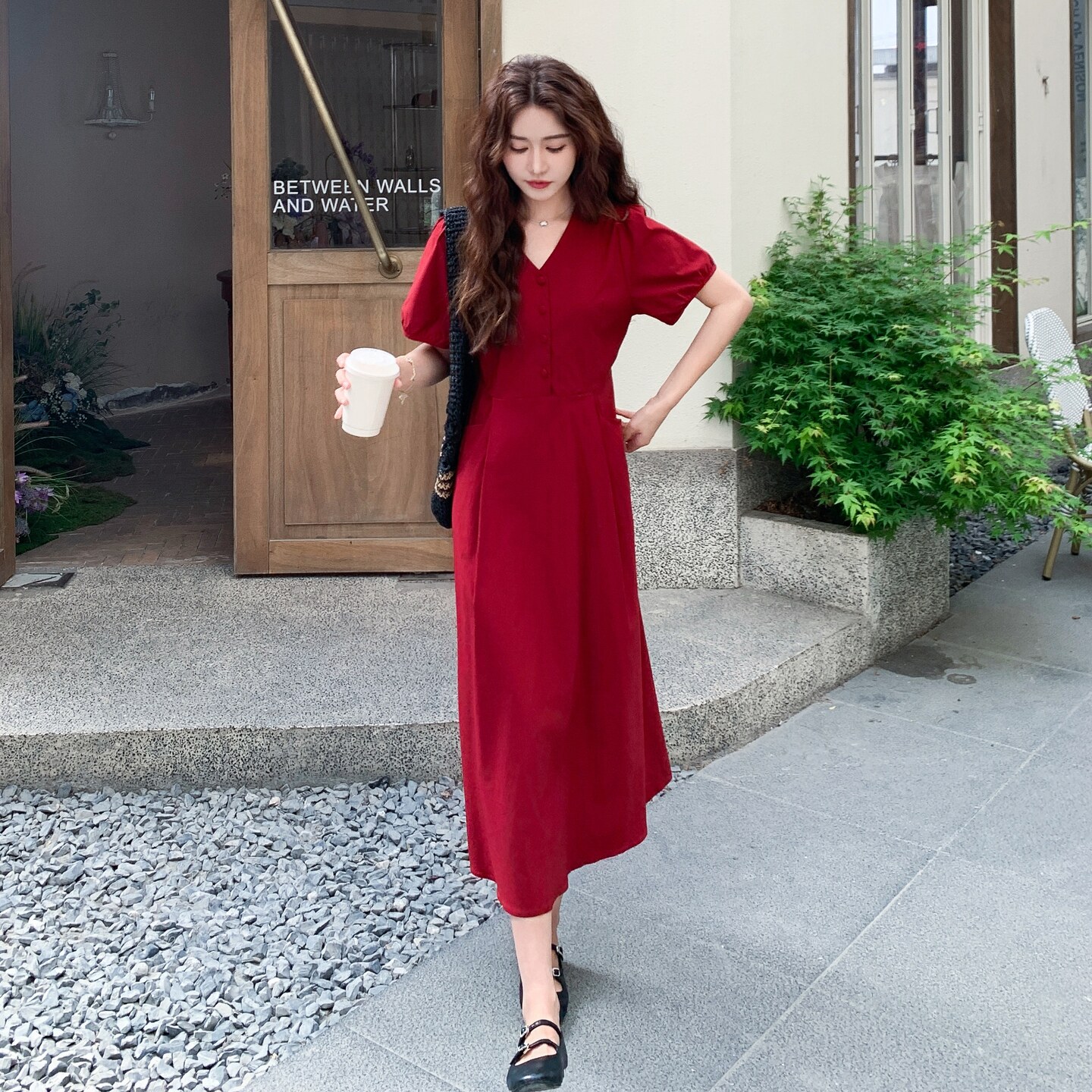 红色泡泡袖气质连衣裙女2025夏季新款法式超好看甜美减龄V领长裙,女装连衣裙,2C212