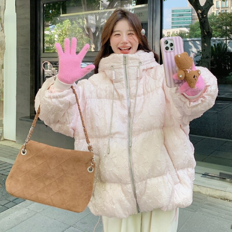 韩系粉色肌理感连帽短款羽绒服女冬季超火好看高级小众加厚面包服,女装羽绒服,2C320