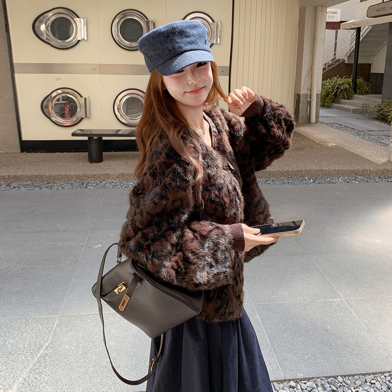 新中式国风盘扣小众设计羊羔毛外套女2025秋冬季新款休闲减龄外套,女装短外套,2C217