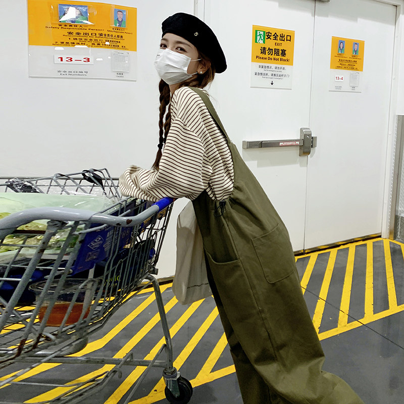 日系绿色工装背带裤女春秋2025超火森系穿搭减龄宽松慵懒图片