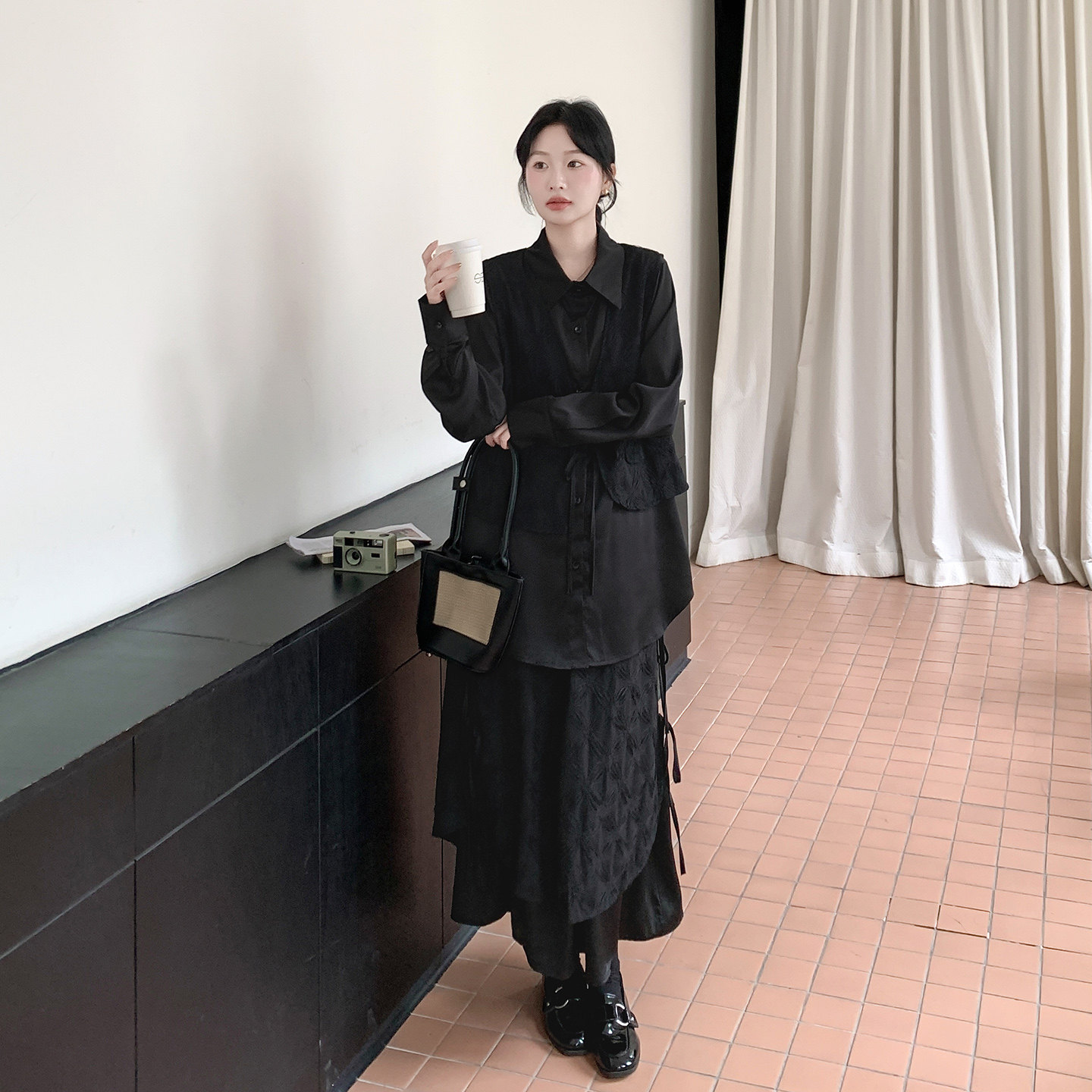文艺风穿搭拼接假两件衬衫套装女春秋超火好看高级感半身长裙套装,女装套装/套裙,2D078