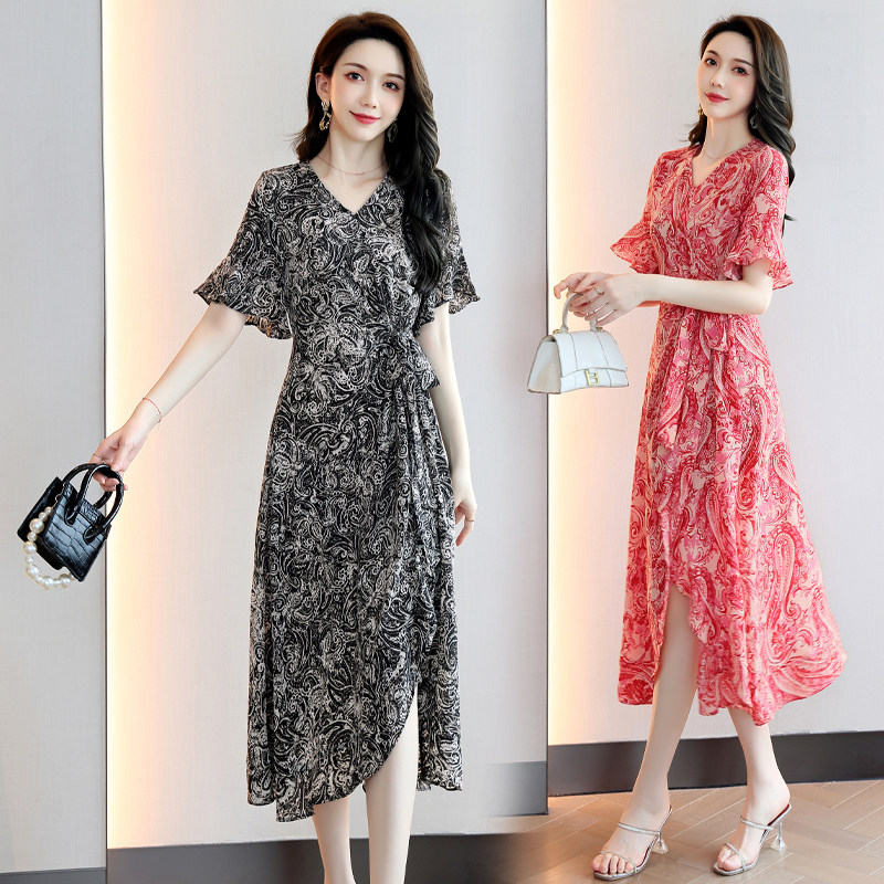 2025夏季新款法式优雅淑女气质ol大摆V领雪纺印花连衣裙女，女装连衣裙，自然秀图片