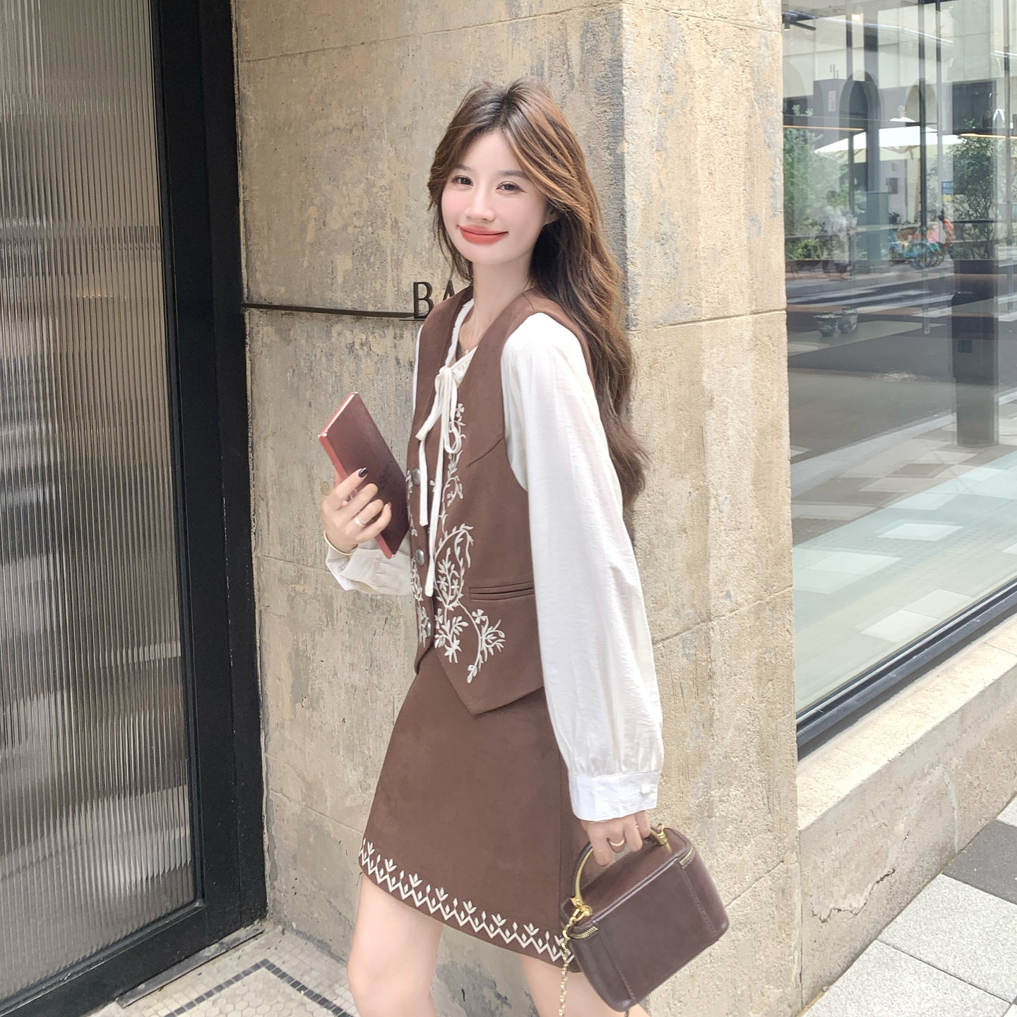 复古时尚刺绣马甲衬衫半身裙三件套女2025秋季新款小个子气质套装图片