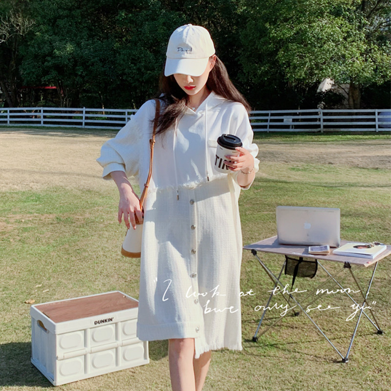 白色小香风拼接卫衣裙女2024初秋新款设计感宽松显瘦设计感不规则,女装连衣裙,2C018