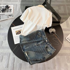 女夏季新款时尚潮流气质套装圆领彩色纽扣针织衫短袖牛仔裙两件套图片