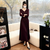 欧货休闲运动套装裙女春新款高级感褶皱收腰V领上衣中长裙两件套，女装套装/套裙，2C310