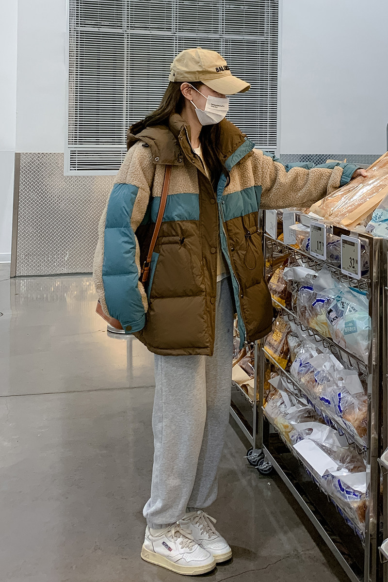 【现货】宽松羊羔毛拼接90白鸭绒潮牌羽绒服2258P275控428,女装羽绒服,2C166