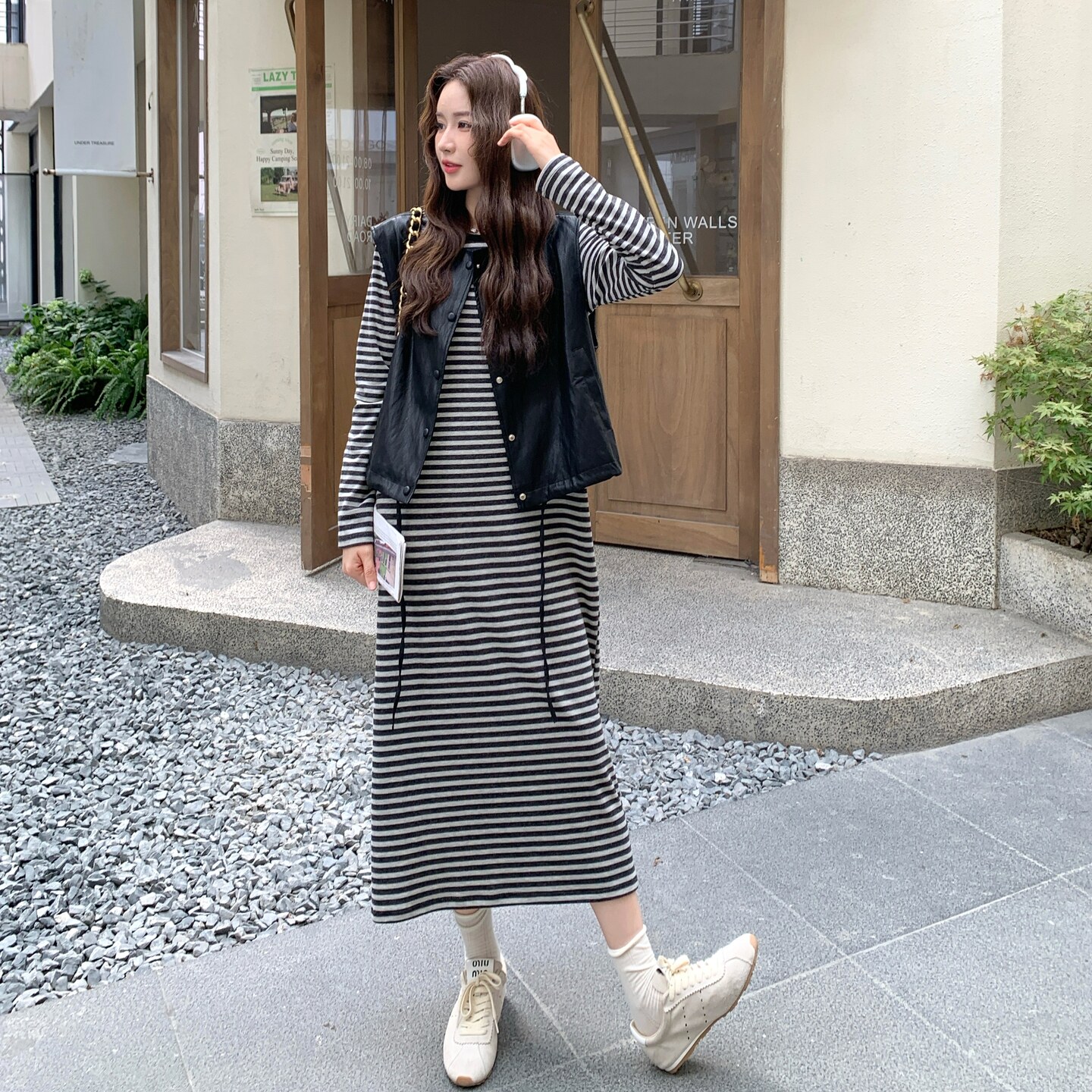 高级感韩系条纹连衣裙套装女秋慵懒松弛感PU皮黑色马甲叠穿两件套,女装连衣裙,2C166