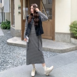 高级感韩系条纹连衣裙套装女秋慵懒松弛感PU皮黑色马甲叠穿两件套，女装连衣裙，2C166