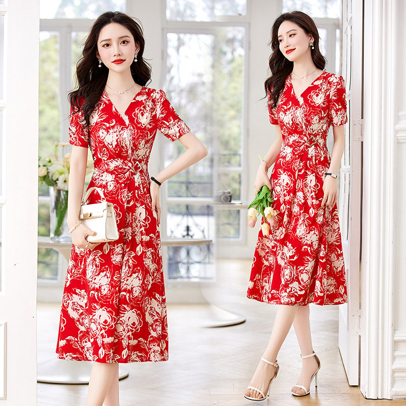 妈妈夏季2025新款女装中长款气质显瘦印花连衣裙,女装连衣裙,自然秀