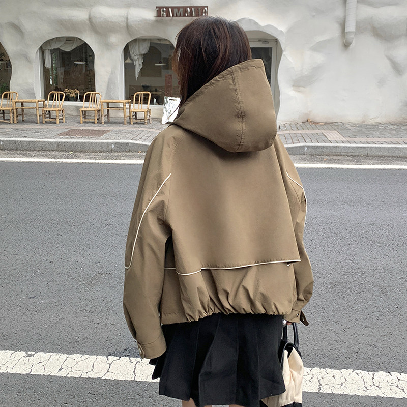 卡其色休闲连帽夹克外套女短款2025秋韩版设计感宽松运动工装上衣,女装短外套,2C166