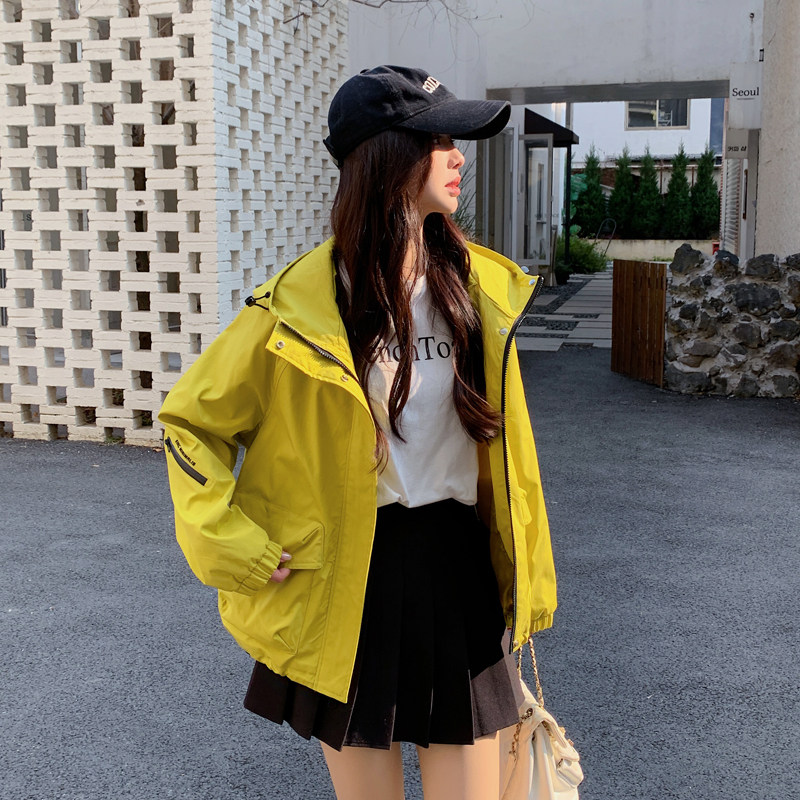 黄色防风连帽冲锋衣女2025秋季新款韩版宽松休闲工装外套流行爆款,女装短外套,2C266
