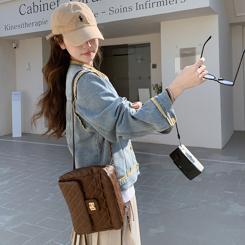 韩版休闲圆领撞色牛仔外套女春季2025新款小个子宽松百搭短款夹克,女装短外套,2C057