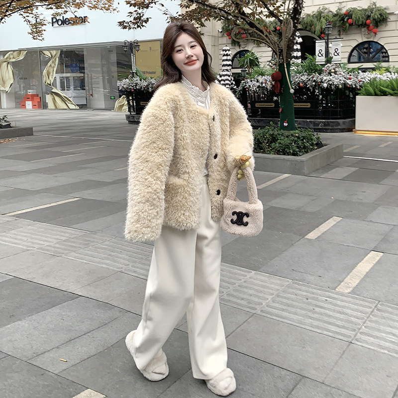 现货浅黄色皮毛一体加厚外套5830-P205-K308,女装皮草,2C159