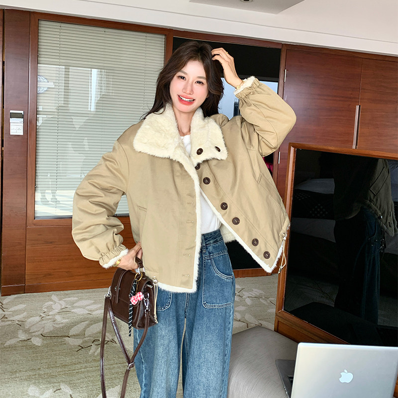新品有货设计感两面穿皮毛一体外套2C285-2616-P205-K308,女装短外套,2C285