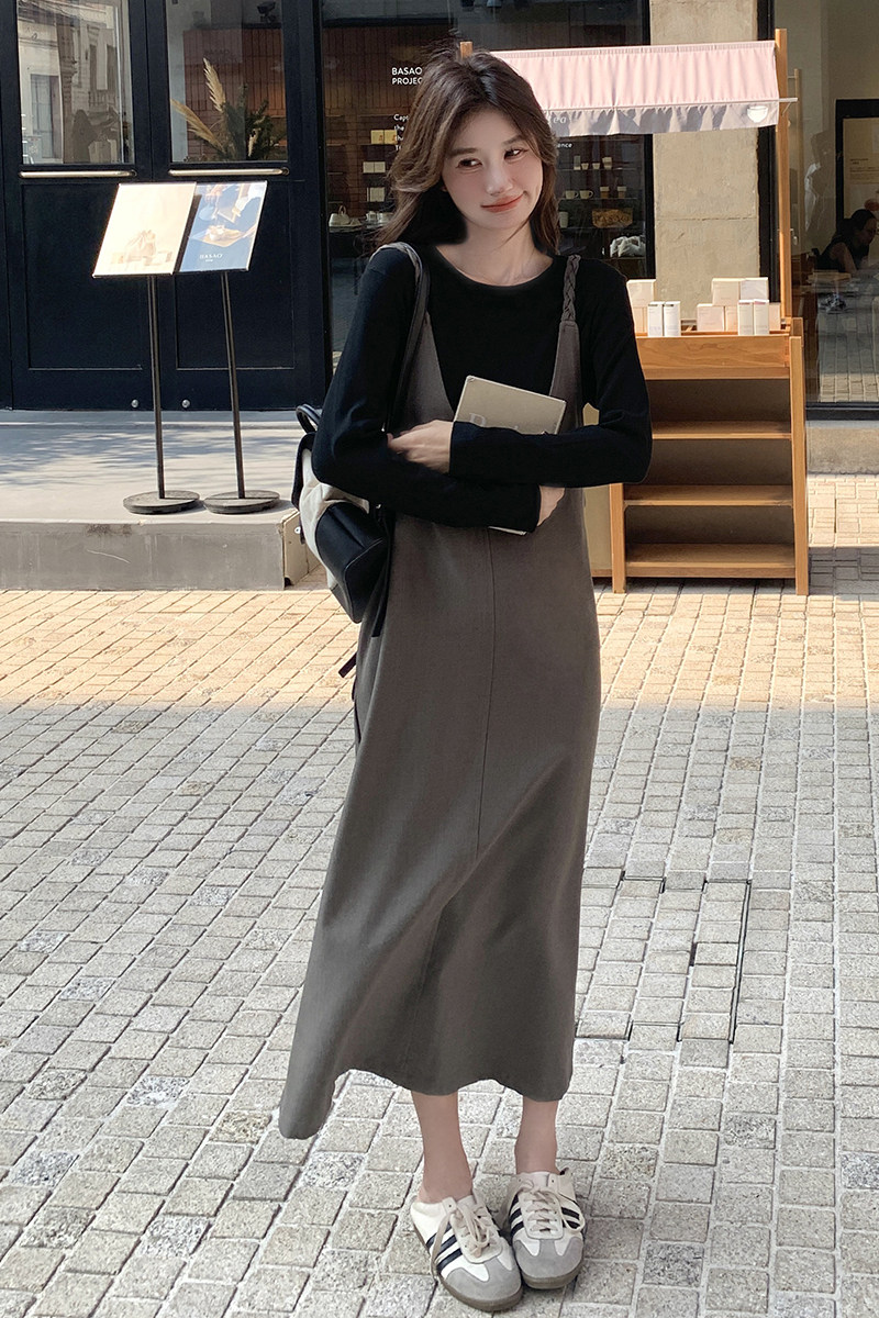 今年流行上衣裙子两件套女2025春新款设计感小个子休闲慵懒吊带裙,女装套装/套裙,2C218