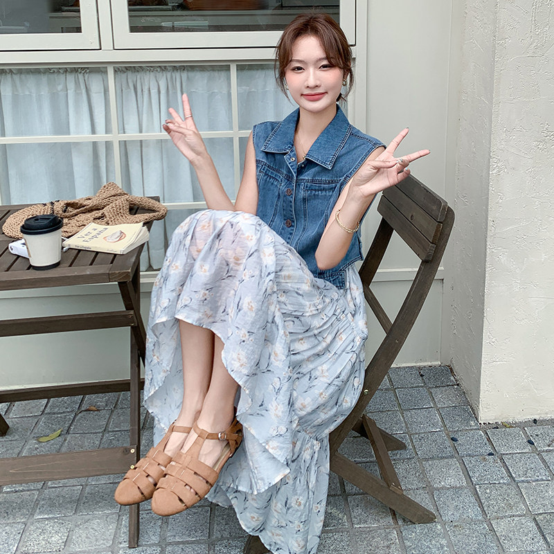 休闲牛仔马甲碎花吊带连衣裙两件套女夏2025新款独特漂亮显瘦长裙,女装套装/套裙,2C030