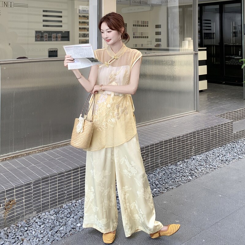 浅黄色天丝刺绣旗袍连衣裙阔腿裤套装两件套女夏季风新中式穿搭,女装套装/套裙,2C159