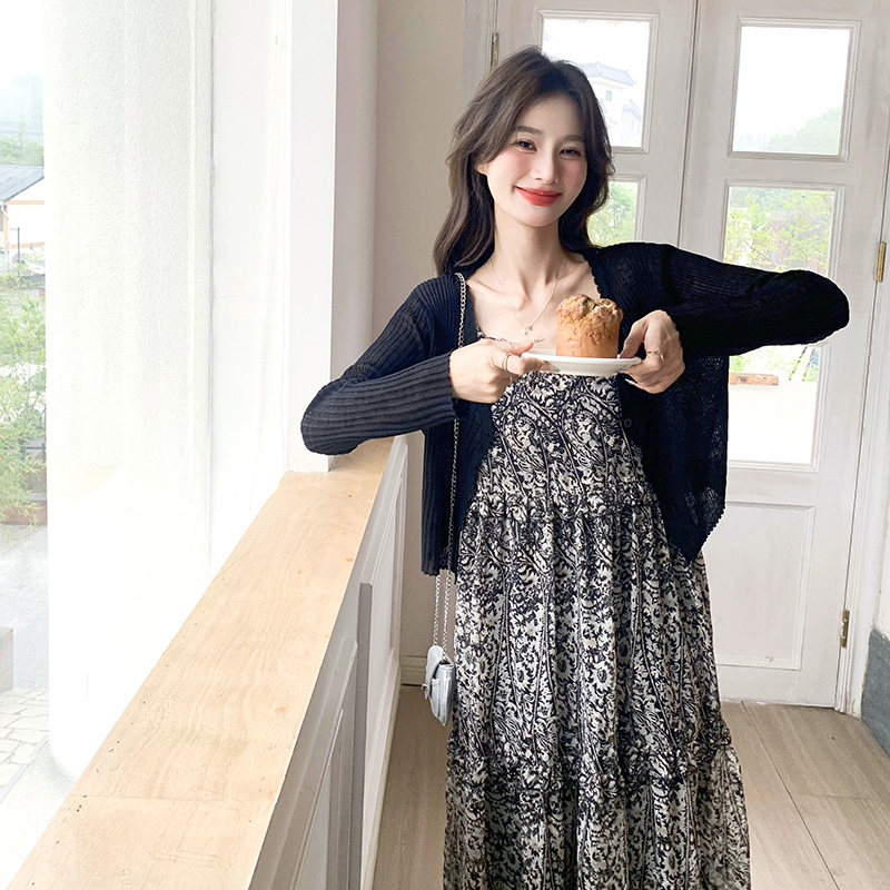 法式印花天丝吊带裙套装夏女2025新款轻熟风高级感防晒开衫两件套,女装连衣裙,2C079