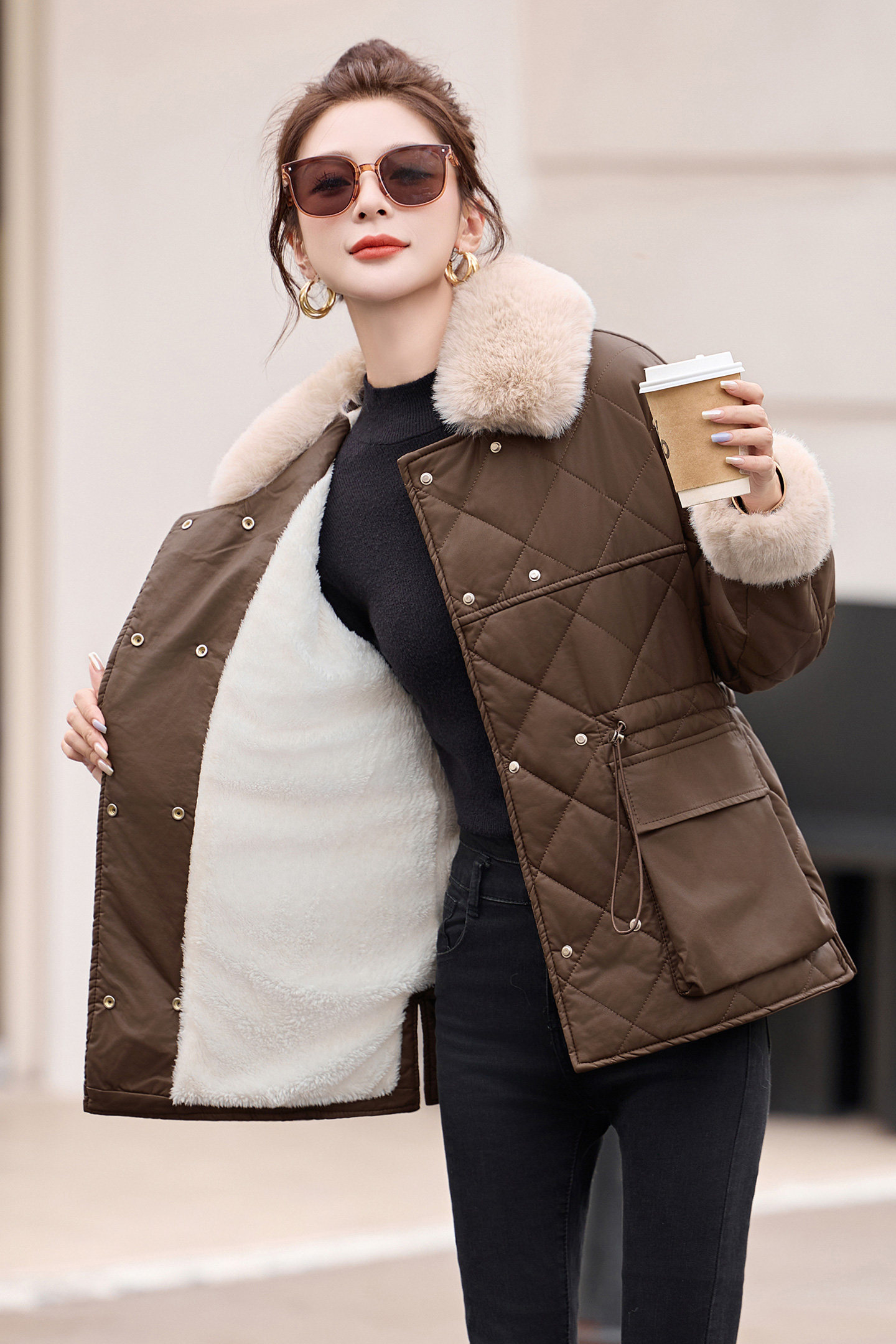 带毛领加绒皮衣外套女冬季韩版修身抽绳百搭加绒加厚棉服上衣,女装皮衣,吾爱衣