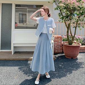 甜美浅蓝色马甲半身裙套装女夏独特漂亮三件套清纯系穿搭爆款流行图片