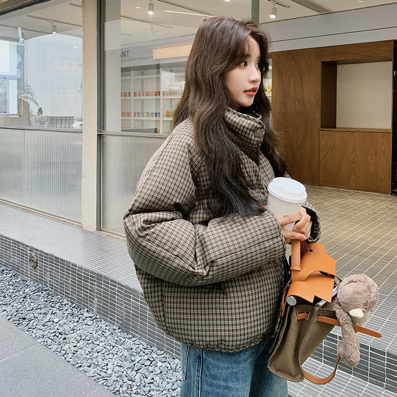 美拉德咖色短款立领面包羽绒服女冬2024新款独特超好看白鸭绒外套,女装短外套,2C280