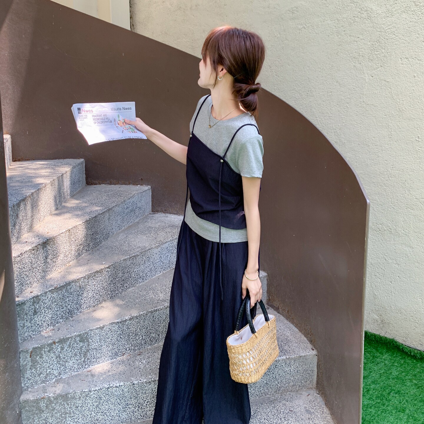 韩系休闲穿搭三件套女士2025夏季新款圆领短袖显瘦吊带阔腿裤套装,女装套装/套裙,2C166