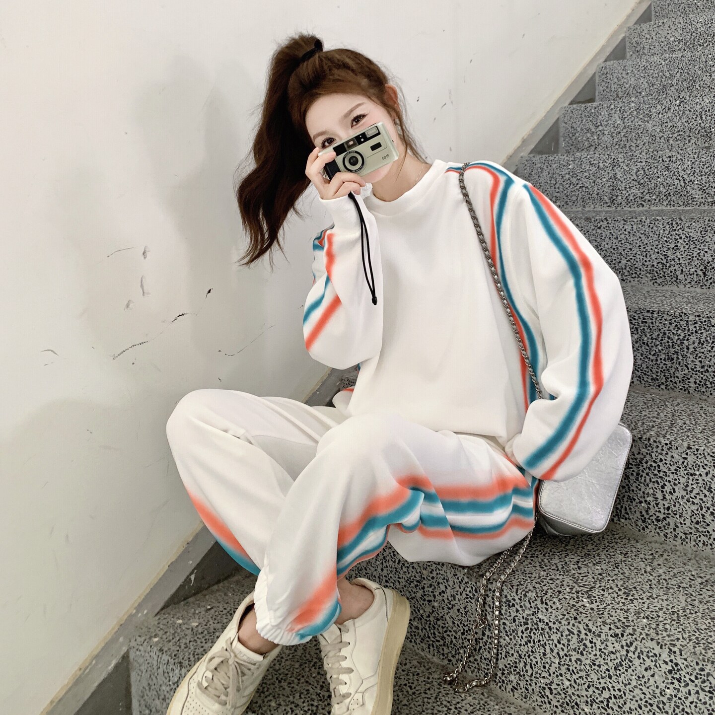 白色学院风运动套装女2025秋季韩版条纹撞色长袖卫衣阔腿裤两件套图片