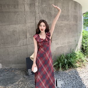 荷叶边V领撞色格子短袖连衣裙女2025年夏季新款收腰显瘦减龄长裙图片