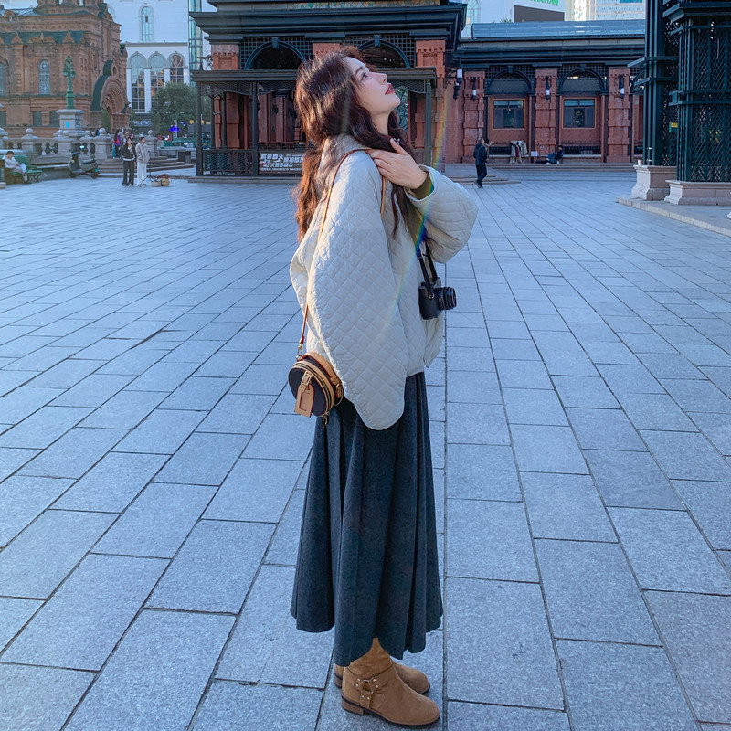 菱形格连帽短款羽绒服女冬季2025新款轻薄白鸭绒小个子气质爆款图片