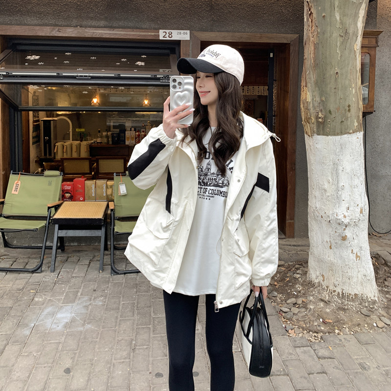 白色连帽冲锋衣外套女春秋2025新款韩版设计感流行工装夹克上衣潮图片