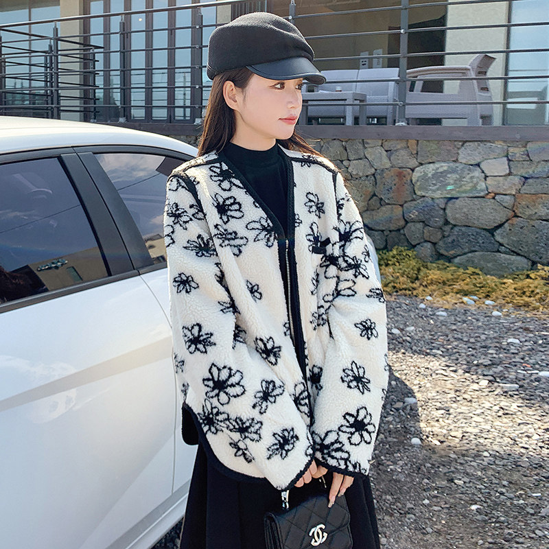 韩版时尚减龄花朵羊羔毛外套女2025冬季新款显瘦保暖加厚棉服棉衣,女装毛呢外套,2C196