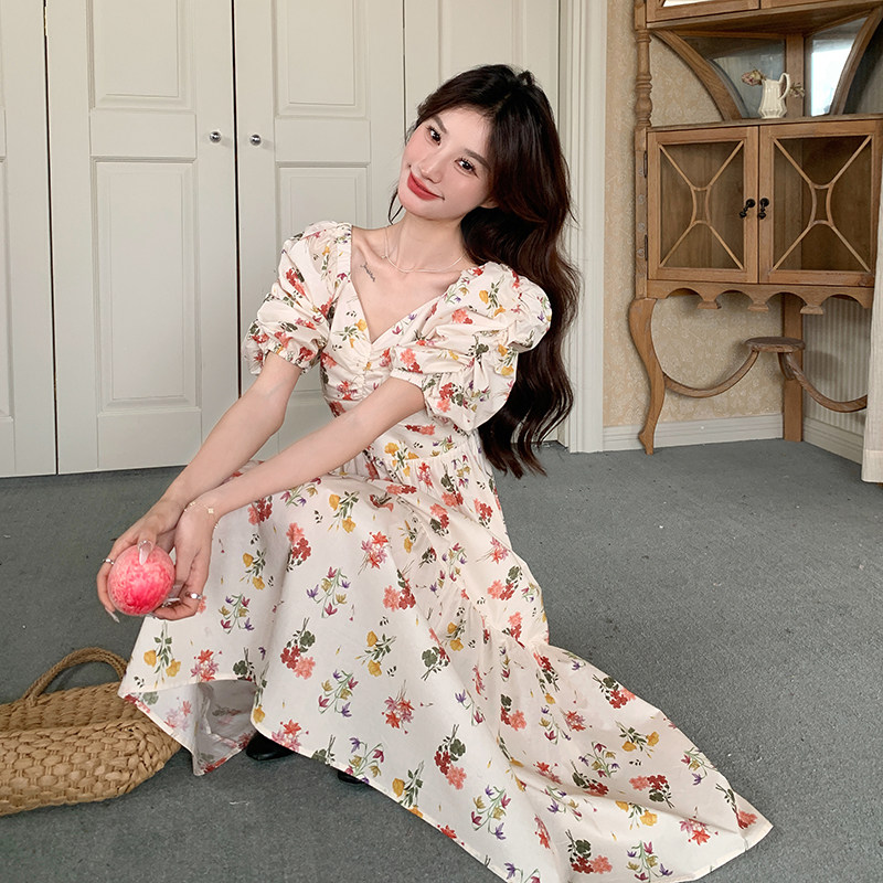 现货：25年法式气质高级感方领碎花连衣裙2C135-5062P135K198,女装连衣裙,2C135