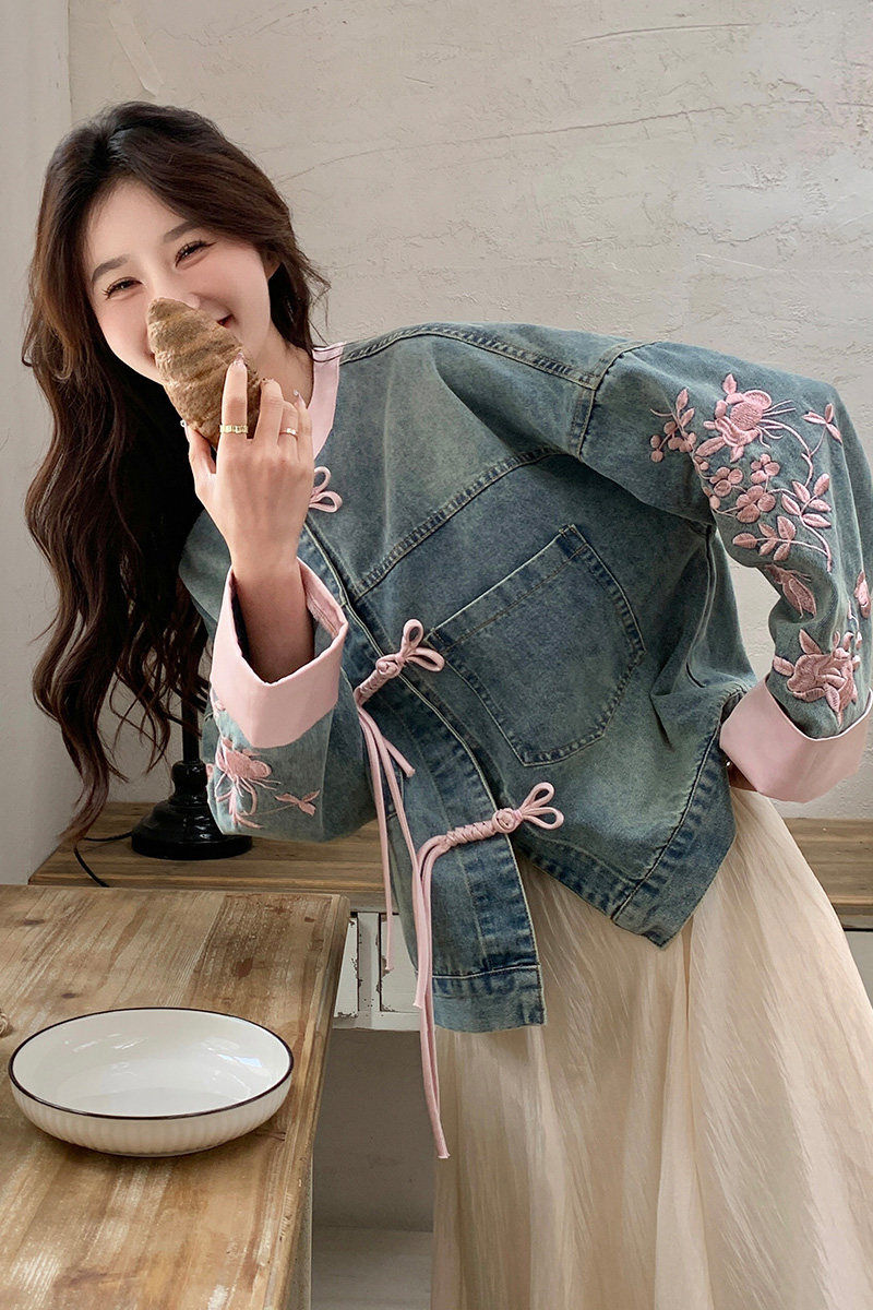 今年流行风牛仔盘扣短外套P135-K188,女装短外套,2C081
