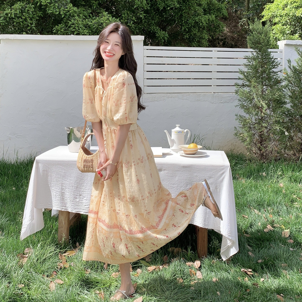 茶歇法式v领印花连衣裙女2025夏季新款高级感浪漫收腰显瘦长裙潮,女装连衣裙,2C098