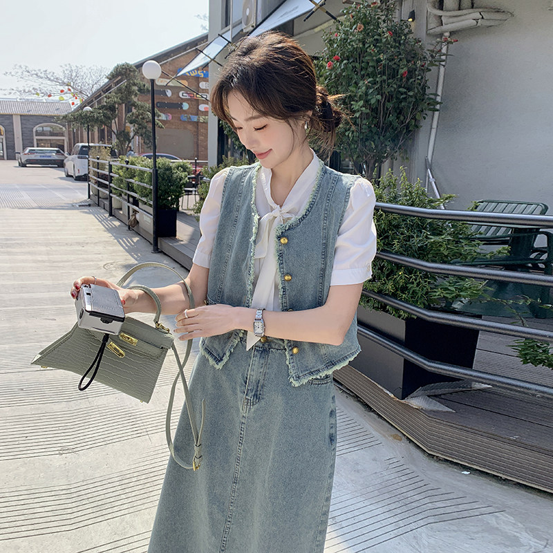 复古时尚牛仔套装裙女2024新款春夏洋气牛仔马甲衬衣半身裙三件套图片