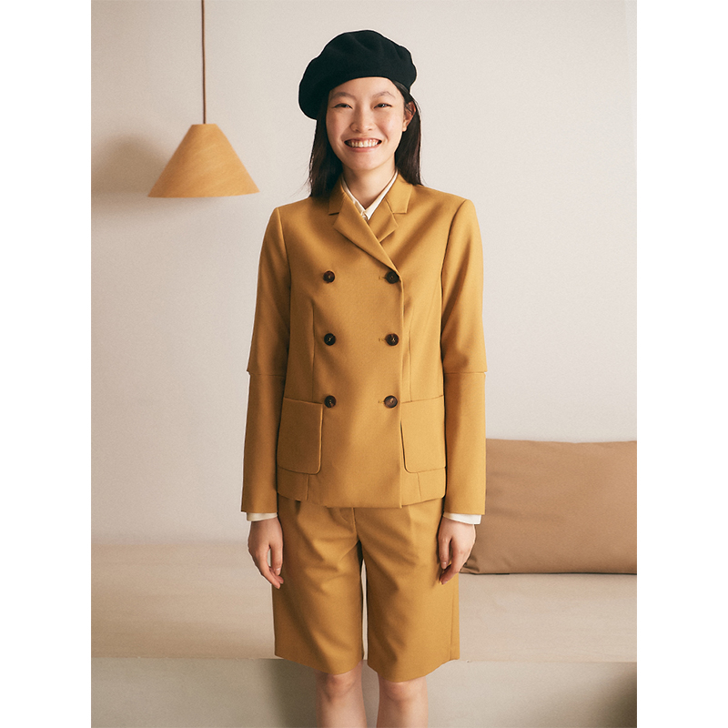 Small bug Japanese imports Organic wool sleeves Elbow Open slit Double-row buttoned suit Bermuda shorts suit retro yellow