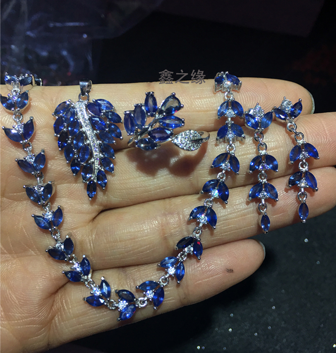 High-End Atmospheric Year-End Giant 925 Silver Inlaid Sri Lankan Natural Sapphire Set Luxury Value Gift