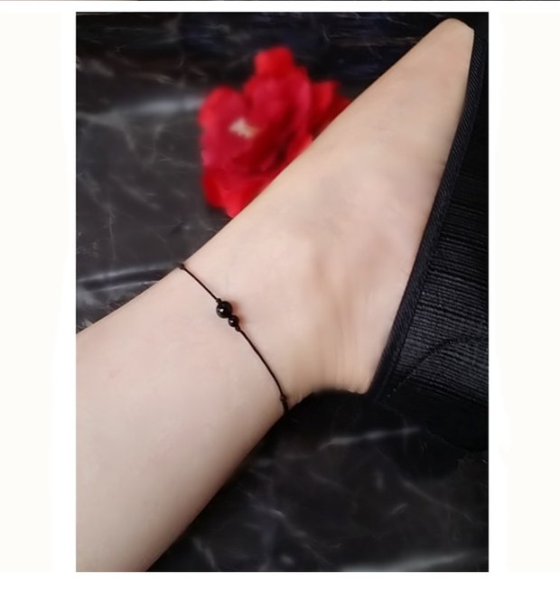 Đổi mới nguyên bản mã não đỏ đen làm bằng tay dây đỏ rất mỏng vòng chân nam nữ vài mẫu đơn giản trung chuyển chống nhỏ những mẫu lắc chân đẹp nhất