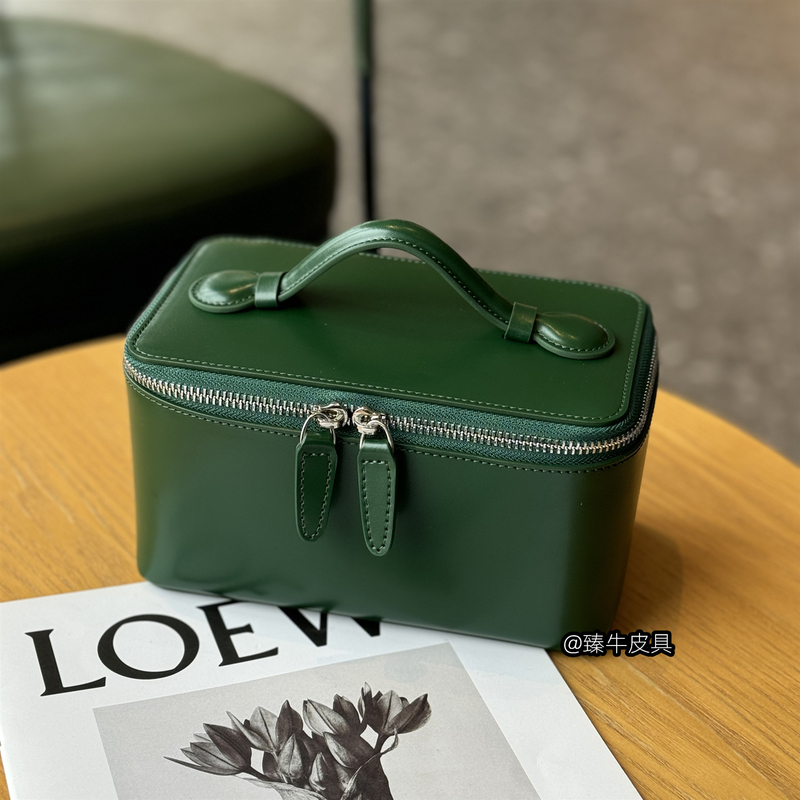 Genuine Leather Cosmetic Bag, Retro Travel Box Bag, Large Capacity Toiletry Bag, Portable Oil Wax Cowhide Skin Care Product Storage Bag